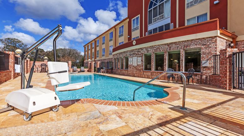 <b>Holiday Inn Express & Suites Lafayette-S Pool</b>. Images powered by <a href="https://www.leonardoworldwide.com/" title="Leonardo Worldwide" target="_blank">Leonardo</a>.