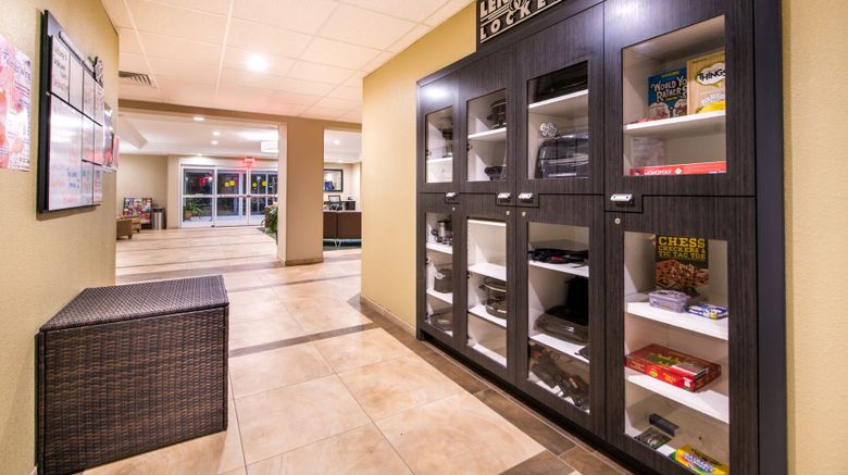<b>Candlewood Suites Carlsbad South Lobby</b>. Images powered by <a href="https://www.leonardoworldwide.com/" title="Leonardo Worldwide" target="_blank">Leonardo</a>.