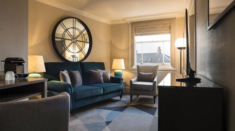 <b>Sloane Place Suite</b>. Images powered by <a href="https://www.leonardoworldwide.com/" title="Leonardo Worldwide" target="_blank">Leonardo</a>.