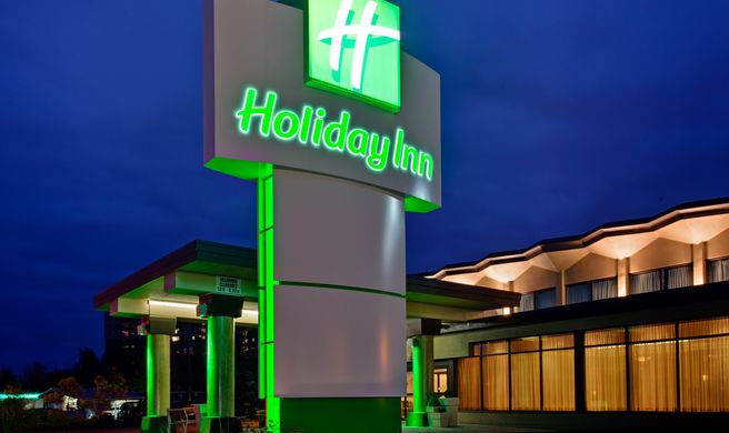 Holiday Inn Sudbury Exterior