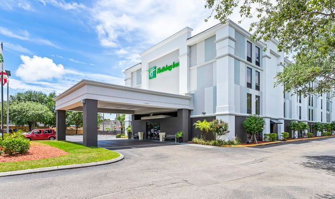 Holiday Inn St. Petersburg West Exterior