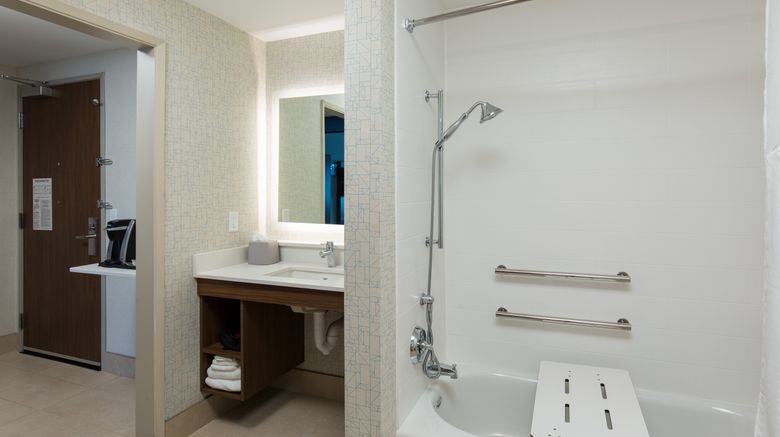 <b>Holiday Inn Express Visalia Room</b>. Images powered by <a href="https://www.leonardoworldwide.com/" title="Leonardo Worldwide" target="_blank">Leonardo</a>.
