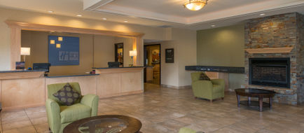 Holiday Inn Express Portland East Exterior
