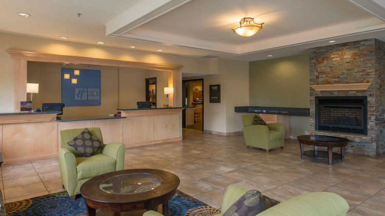 Holiday Inn Express Portland East Exterior