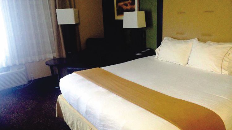 Holiday Inn Express Portland East Room