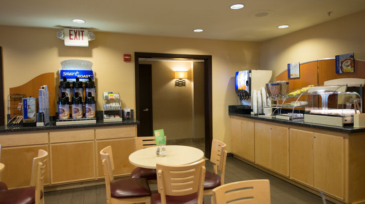 Holiday Inn Express Portland East Restaurant