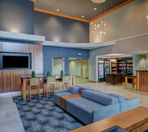 Holiday Inn & Suites Milwaukee Airport Lobby