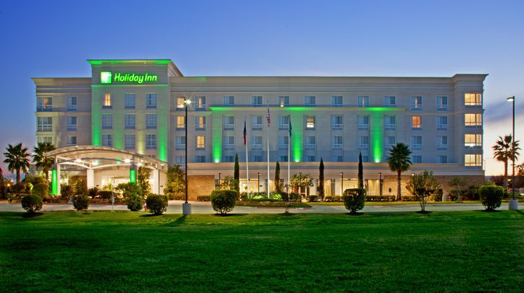 Holiday Inn Hotel & Suites Exterior