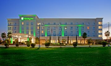 Holiday Inn Hotel & Suites