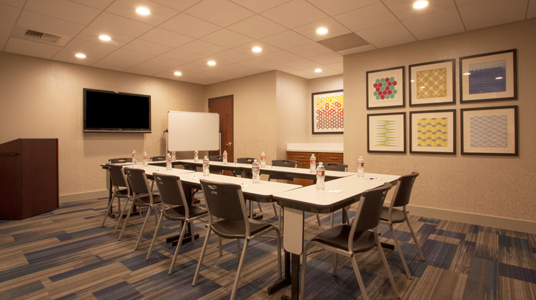 Holiday Inn Express & Suites Davis Meeting