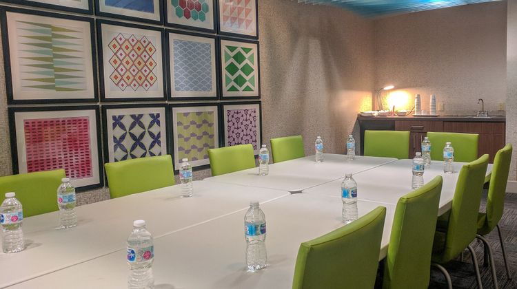 Holiday Inn Express Fort Wayne-East Meeting