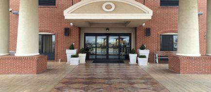 Holiday Inn Express Yukon Exterior