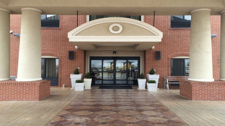 Holiday Inn Express Yukon Exterior