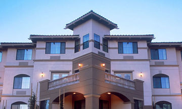 Holiday Inn Express Hotel & Suites