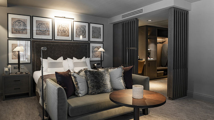 Dakota Manchester Suite