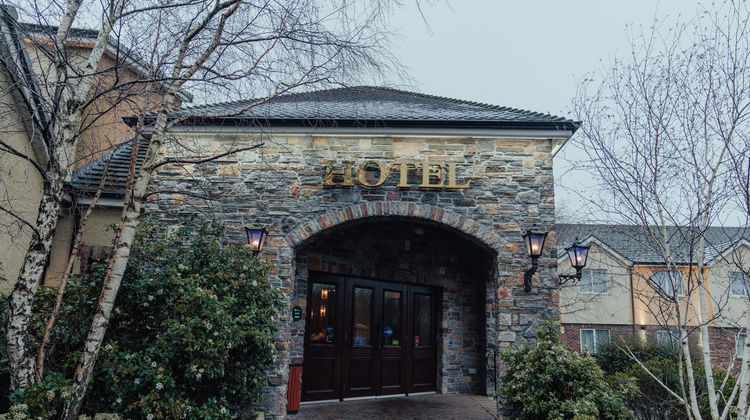 Corrs Corner Hotel Exterior