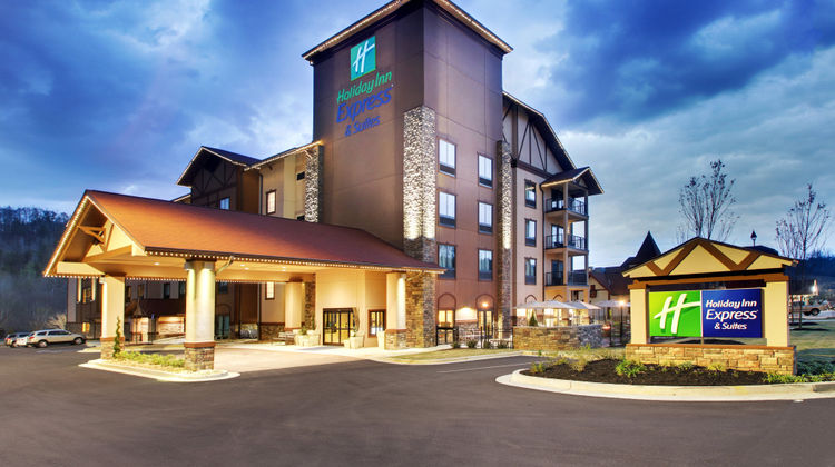 Holiday Inn Express Helen Exterior