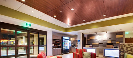 Holiday Inn Express Helen Lobby