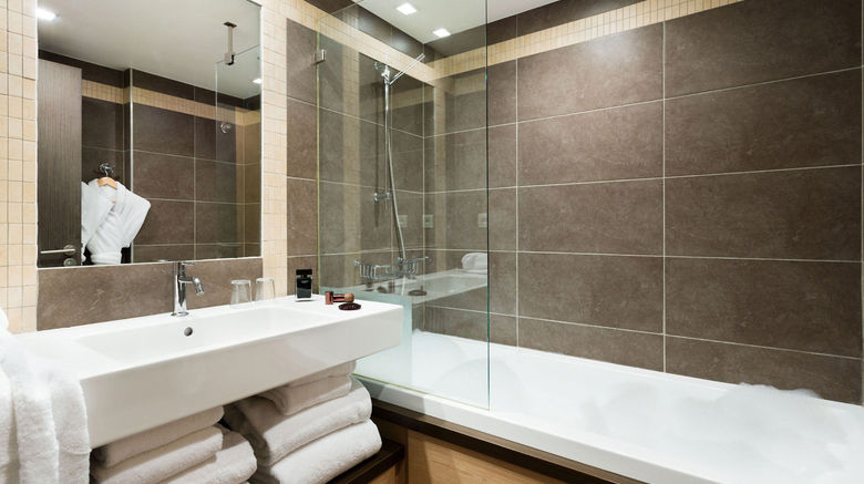 <b>Les Loges Blanches Room</b>. Images powered by <a href="https://www.leonardoworldwide.com/" title="Leonardo Worldwide" target="_blank">Leonardo</a>.
