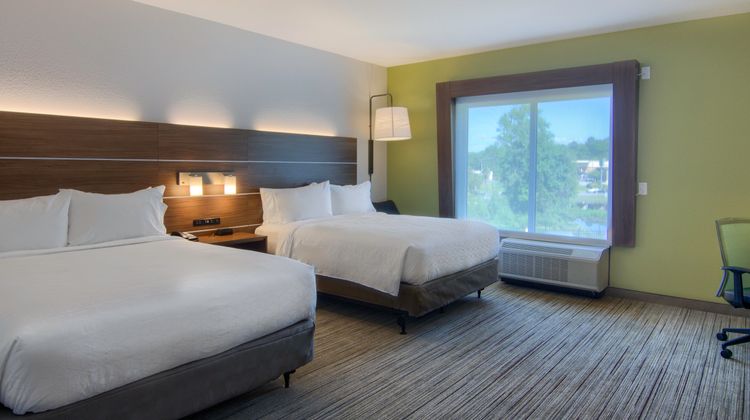 Holiday Inn Express/Suites Mobile-Univ Suite