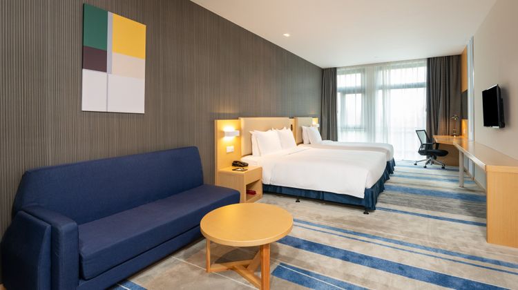 Holiday Inn Express Shanghai Pujiang Room