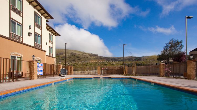 Holiday Inn Express Hotel & Suites Pool