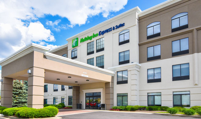 Holiday Inn Express & Suites Northwest Exterior