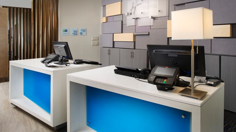 Holiday Inn Express/Suites New Braunfels Lobby