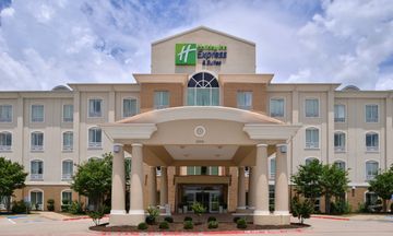 Holiday Inn Express Hotel & Suites