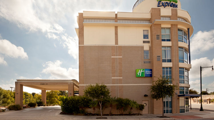 Holiday Inn Express Exterior