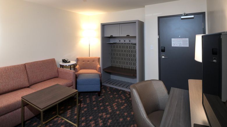 <b>Holiday Inn & Suites Kalamazoo West Suite</b>. Images powered by <a href="https://www.leonardoworldwide.com/" title="Leonardo Worldwide" target="_blank">Leonardo</a>.