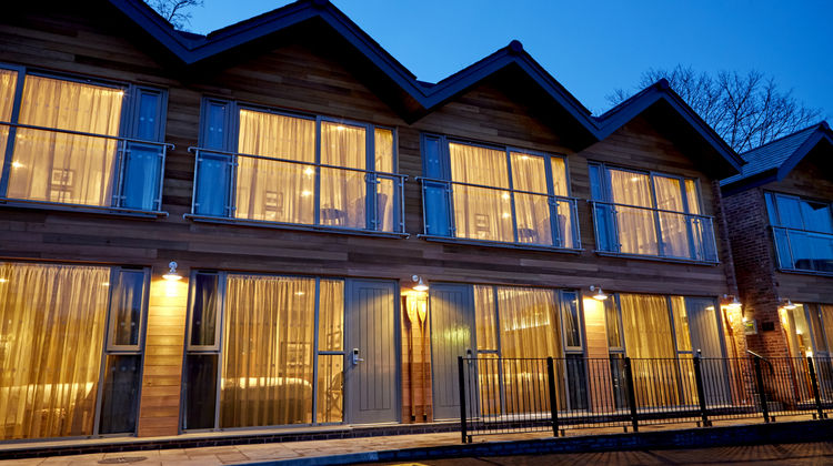 Boathouse and Riverside Rooms Exterior
