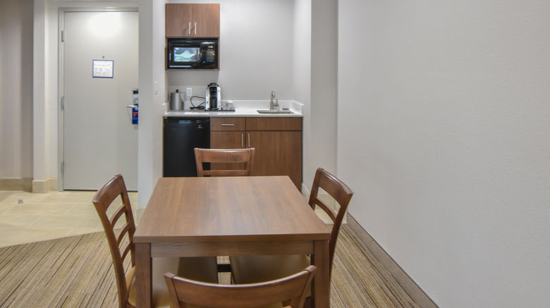 <b>Holiday Inn Express & Suites Northwest Room</b>. Images powered by <a href="https://www.leonardoworldwide.com/" title="Leonardo Worldwide" target="_blank">Leonardo</a>.