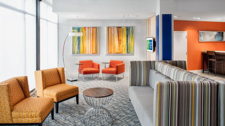 Holiday Inn Express & Suites Riverfront Lobby