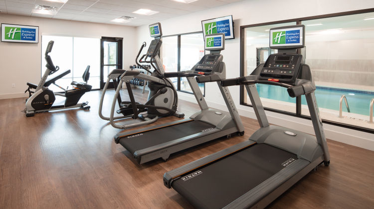 Holiday Inn Express & Suites Riverfront Health Club