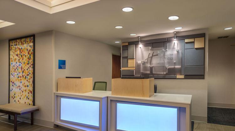 Holiday Inn Express Lobby