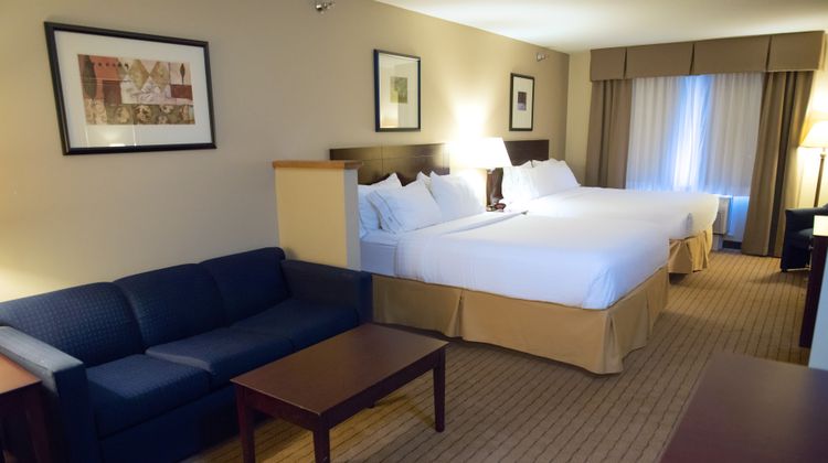 Holiday Inn Express Suite