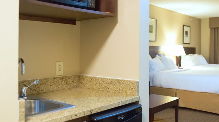 Holiday Inn Express Suite