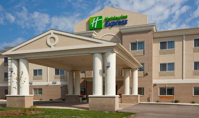 Holiday Inn Express Exterior
