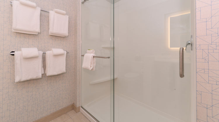 Holiday Inn Express & Suites Ruskin Room