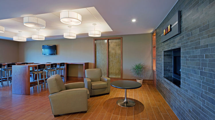 Holiday Inn Express & Suites Restaurant