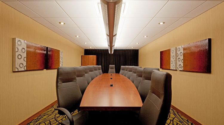 Holiday Inn Express & Suites Meeting