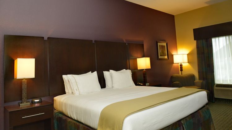 Holiday Inn Express Hotel & Suites Room
