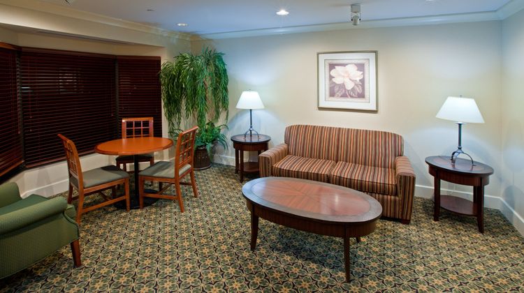 Staybridge Suites Indianapolis Airport Lobby