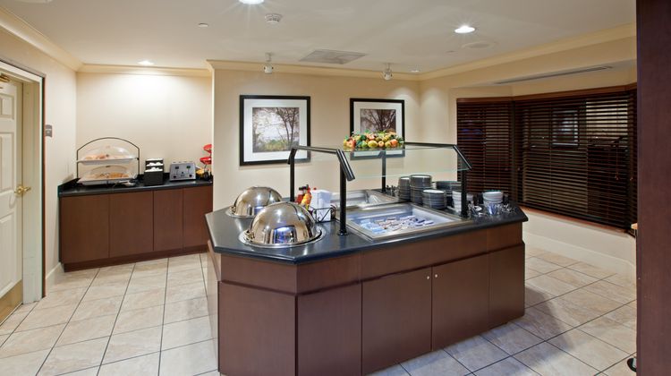 Staybridge Suites Indianapolis Airport Restaurant