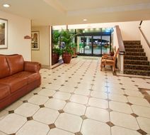 Holiday Inn Sacramento Rancho Cordova Lobby