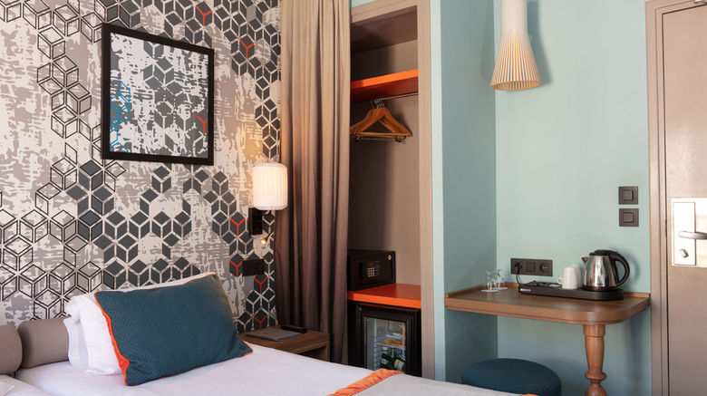 <b>Hotel des Nations Saint Germain Room</b>. Images powered by <a href="https://www.leonardoworldwide.com/" title="Leonardo Worldwide" target="_blank">Leonardo</a>.