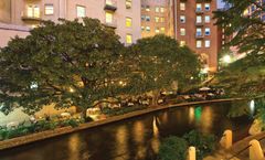 Wyndham Riverside Suites