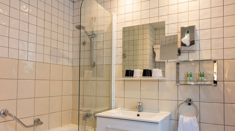<b>Hotel des Nations Saint Germain Room</b>. Images powered by <a href="https://www.leonardoworldwide.com/" title="Leonardo Worldwide" target="_blank">Leonardo</a>.