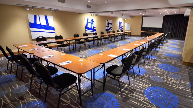 Holiday Inn Express & Suites Meeting